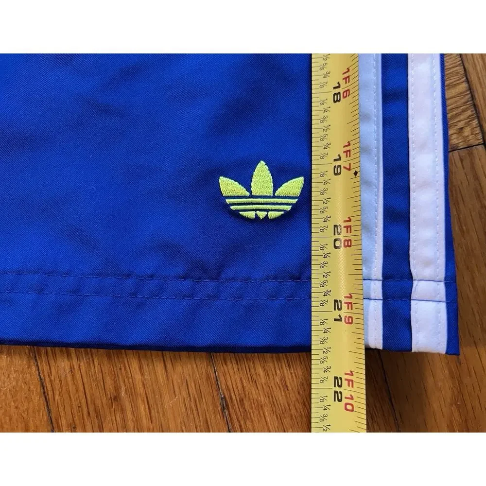Adidas Wake Board Shorts Swim Trunks Boys Teen Youth XL Big Logo Spellout Beach